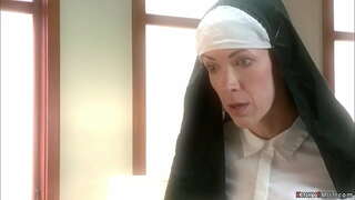 İki genç günahkar Evi Fox ve Kiki Vidis oyuncaklarından sonra Kız Kardeşi Pembe ve kız kardeşi rahip James Deen&#039;i bir sopayla ve büyük bir horozla cezalandırması için gönderiyor