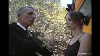 ���कर्षक आणि उत्कंठापूर्ण मुलगी गुदद्वारासंबंधीचा, blowjob