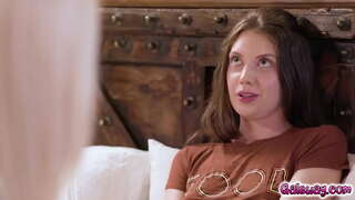 Un Amor Secret Entre Dos Calenta Lesbianes