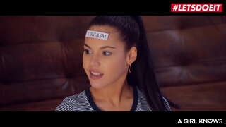 #LETSDOEIT - Мадэль Сіцыліі, Аполония і Валеная - АЗІЯТКА СПРАБУЕ ЛЕСБІЙСКІ СЭКС СА СВАІМІ СЯБРОЎКАМІ