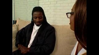 Возбужденная Мама Џенет Жакме