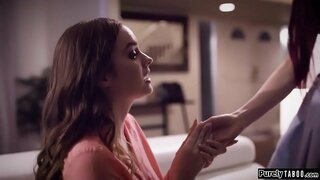 Падлетак хутка мяняе час сустрэчы сваёй сястры з дзяўчынай, з якой яна пазнаёмілася ў Інтэрнэце.Яна пераапранаецца, каб выглядаць як яе сястра, і з&#039;яўляецца ў сваім доме спатканняў.Яна маніпулюе дзяўчынай, прымушаючы яе да сэксу